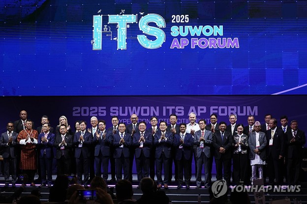 Minister Tuisawau attends “2025 Suwon Intelligent Transport System Asia Pacific Forum” in South Korea